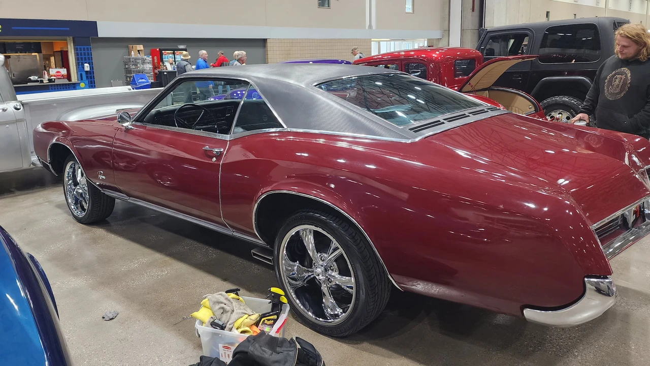 1967 Buick Riviera 2nd Gen - Image 7 of 8