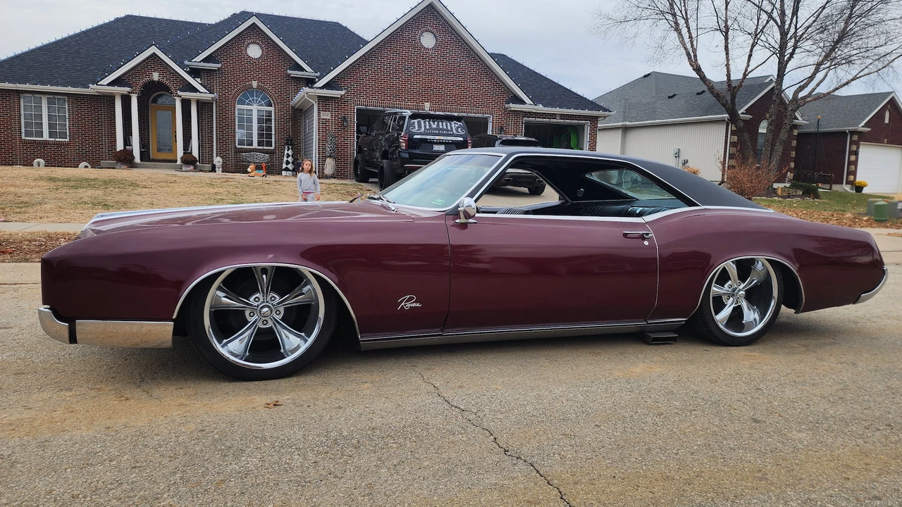 1967 Buick Riviera 2nd Gen - Image 2 of 8