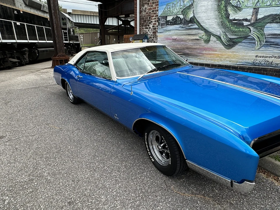 1967 Buick Riviera 2nd Gen - Image 12 of 31