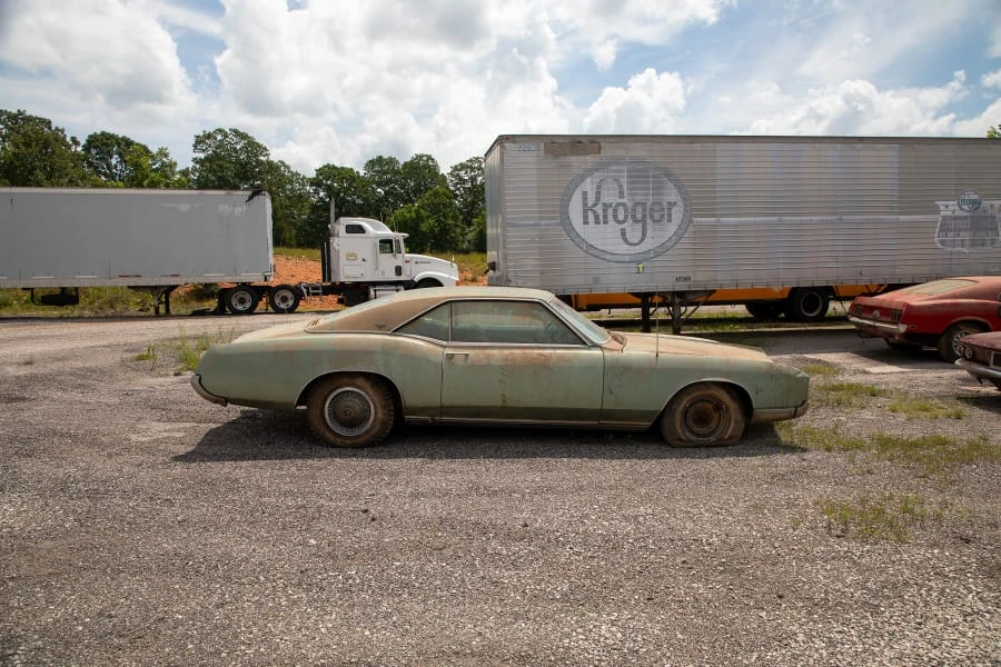 1967 Buick Riviera 2nd Gen - Image 2 of 8