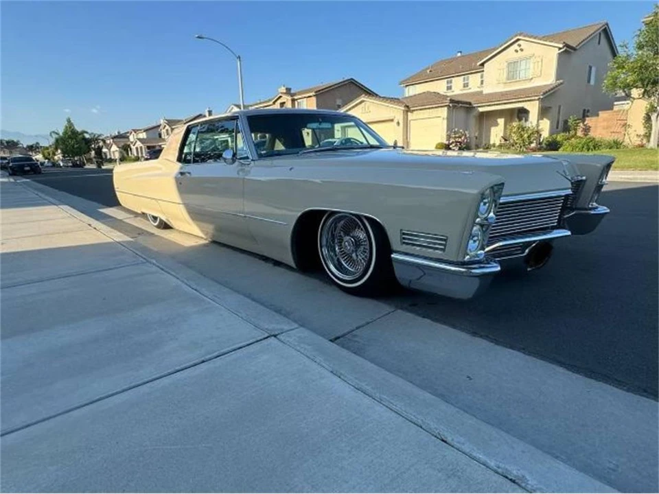 1967 Cadillac DeVille 3rd Gen - Image 3 of 17