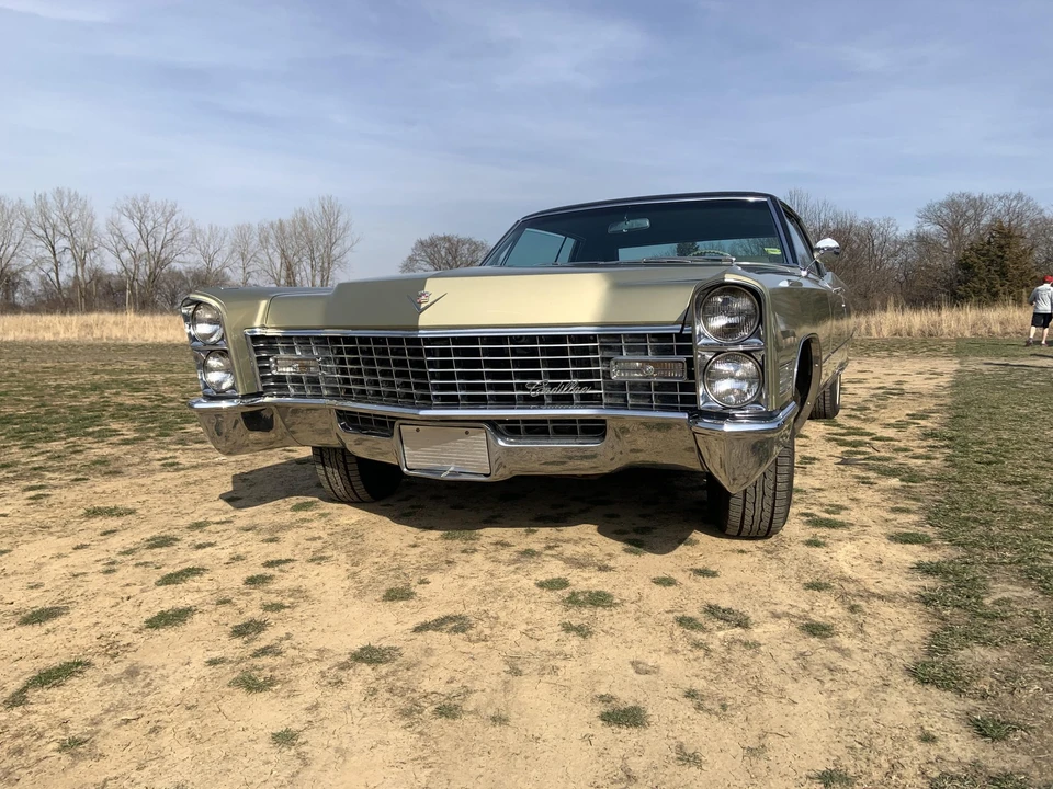 1967 Cadillac DeVille 3rd Gen - Image 2 of 31