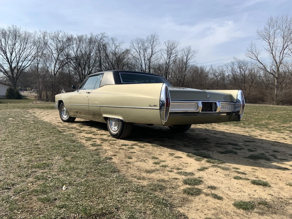 1967 Cadillac DeVille 3rd Gen - Image 11 of 31