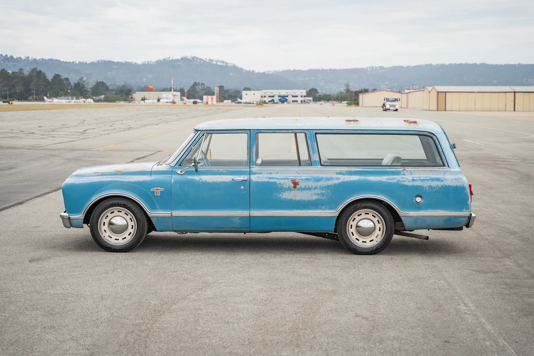 1967 Chevrolet Suburban 6th Gen - Image 7 of 31