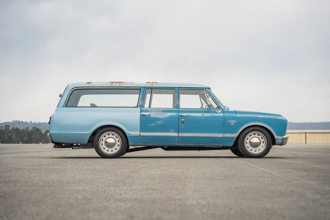 1967 Chevrolet Suburban 6th Gen - Image 19 of 31