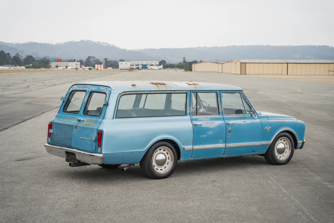 1967 Chevrolet Suburban 6th Gen - Image 16 of 31