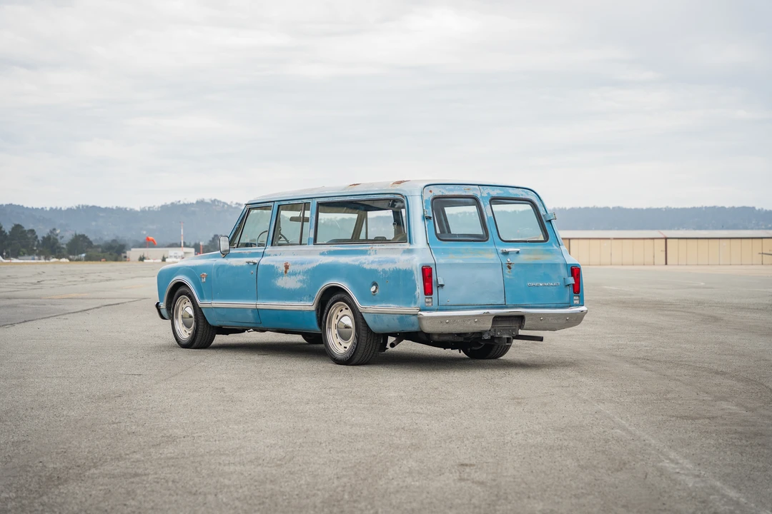 1967 Chevrolet Suburban 6th Gen - Image 9 of 31