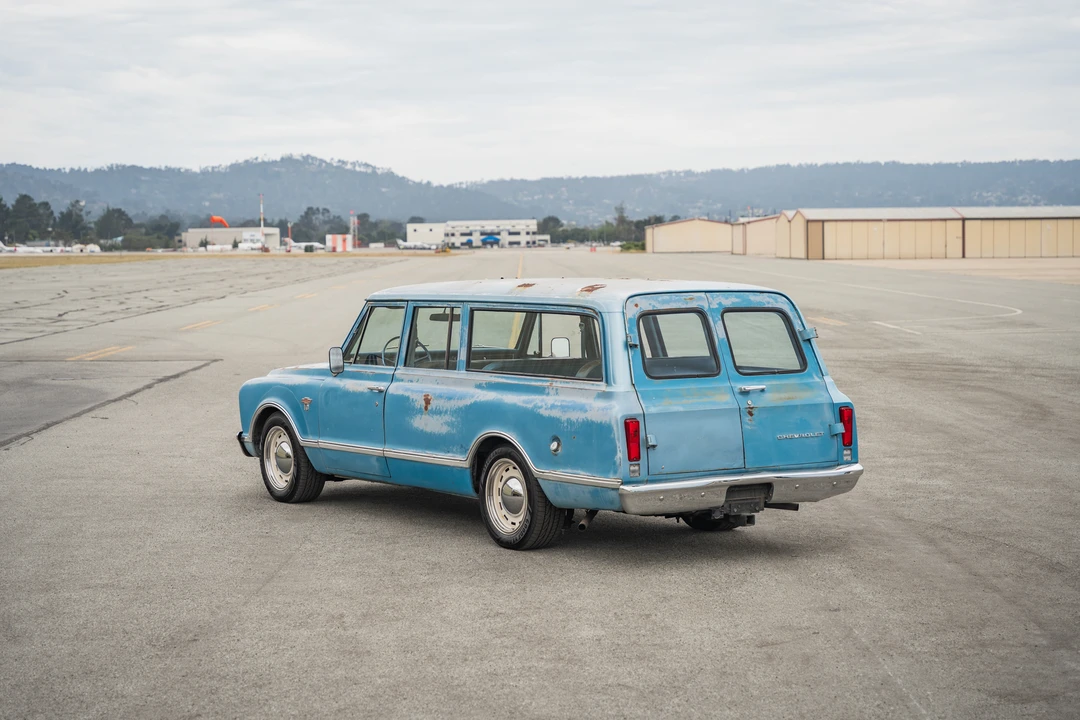 1967 Chevrolet Suburban 6th Gen - Image 10 of 31