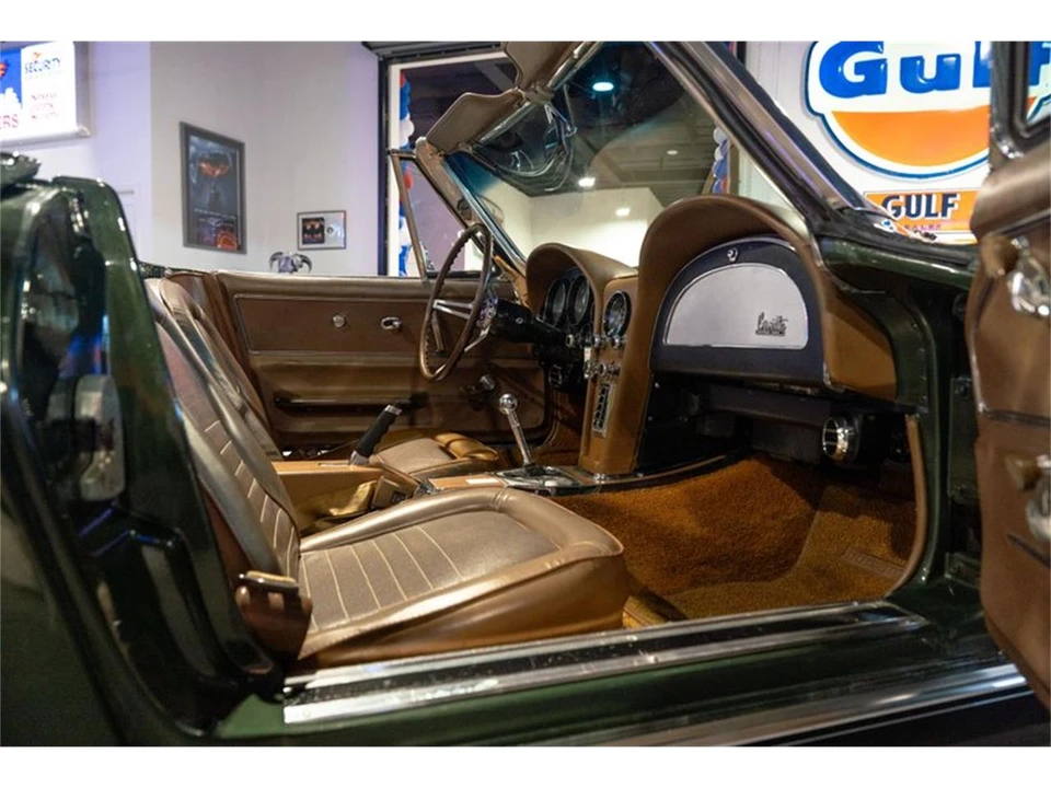 1967 Chevrolet Corvette C2 - Image 24 of 31
