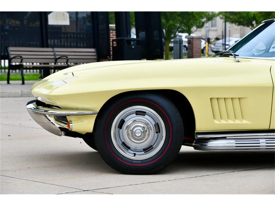 1967 Chevrolet Corvette C2 - Image 10 of 31