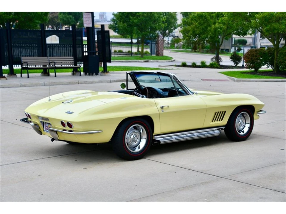 1967 Chevrolet Corvette C2 - Image 27 of 31
