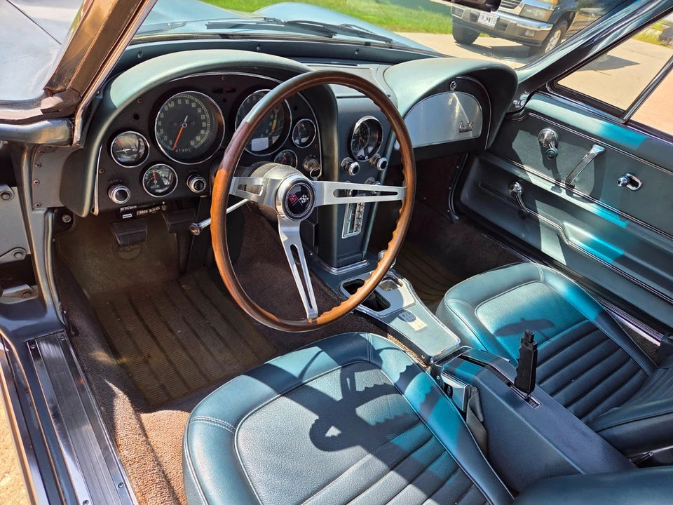 1967 Chevrolet Corvette C2 - Image 19 of 31