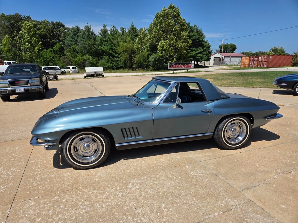 1967 Chevrolet Corvette C2 - Image 16 of 31