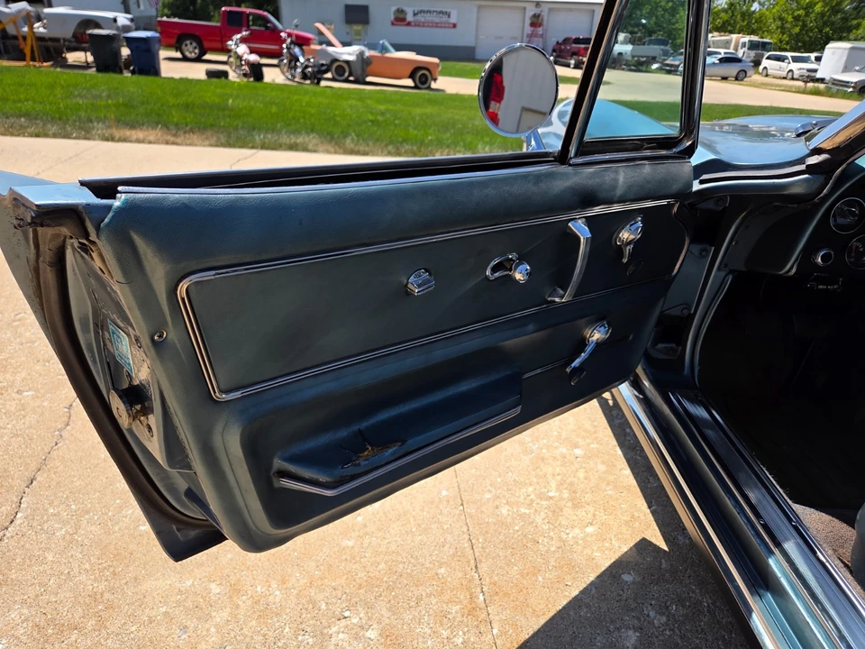 1967 Chevrolet Corvette C2 - Image 17 of 31