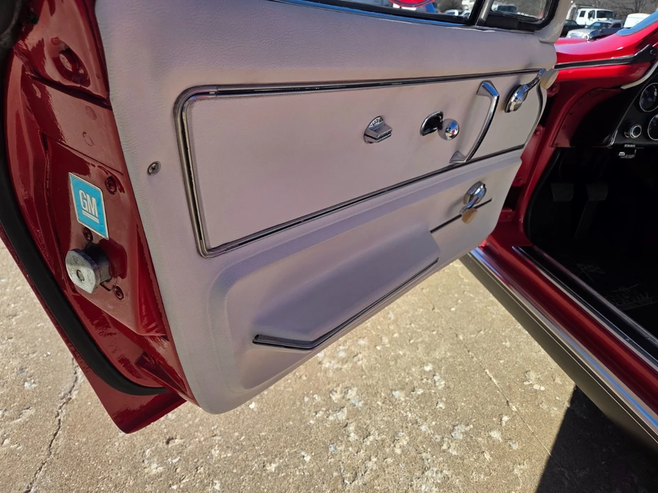 1967 Chevrolet Corvette C2 - Image 23 of 31