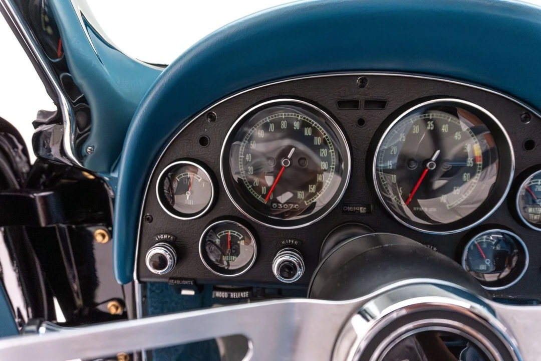 1967 Chevrolet Corvette C2 - Image 21 of 31