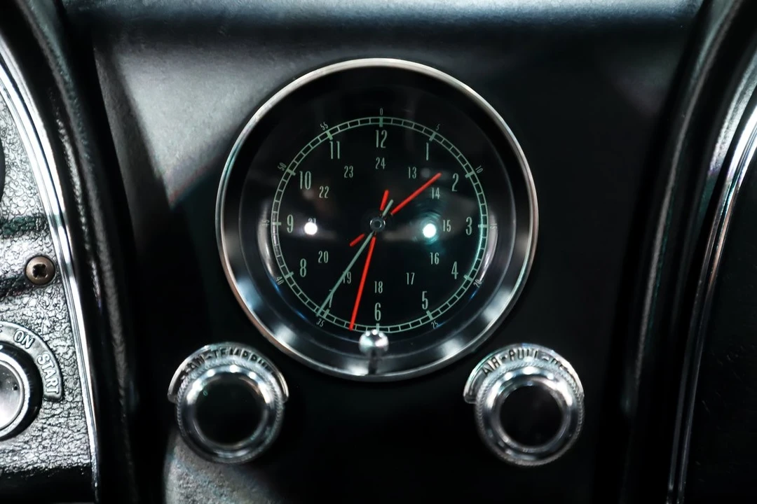 1967 Chevrolet Corvette C2 - Image 25 of 31