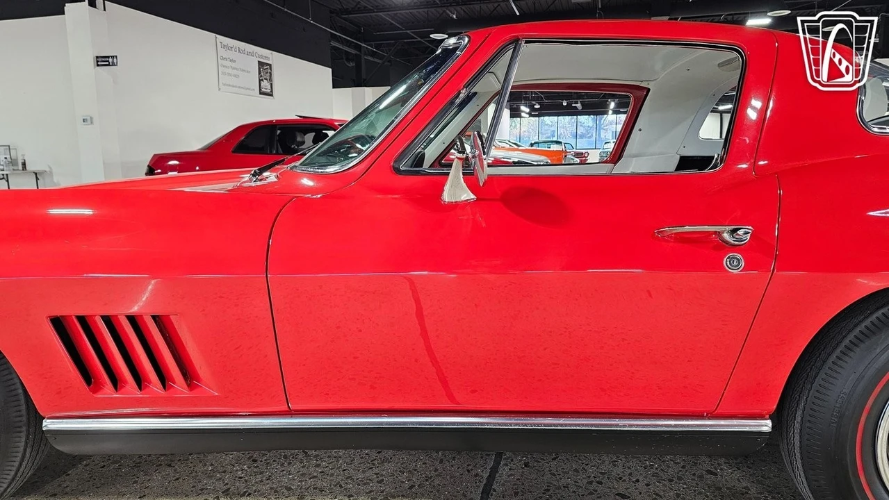 1967 Chevrolet Corvette C2 - Image 19 of 21