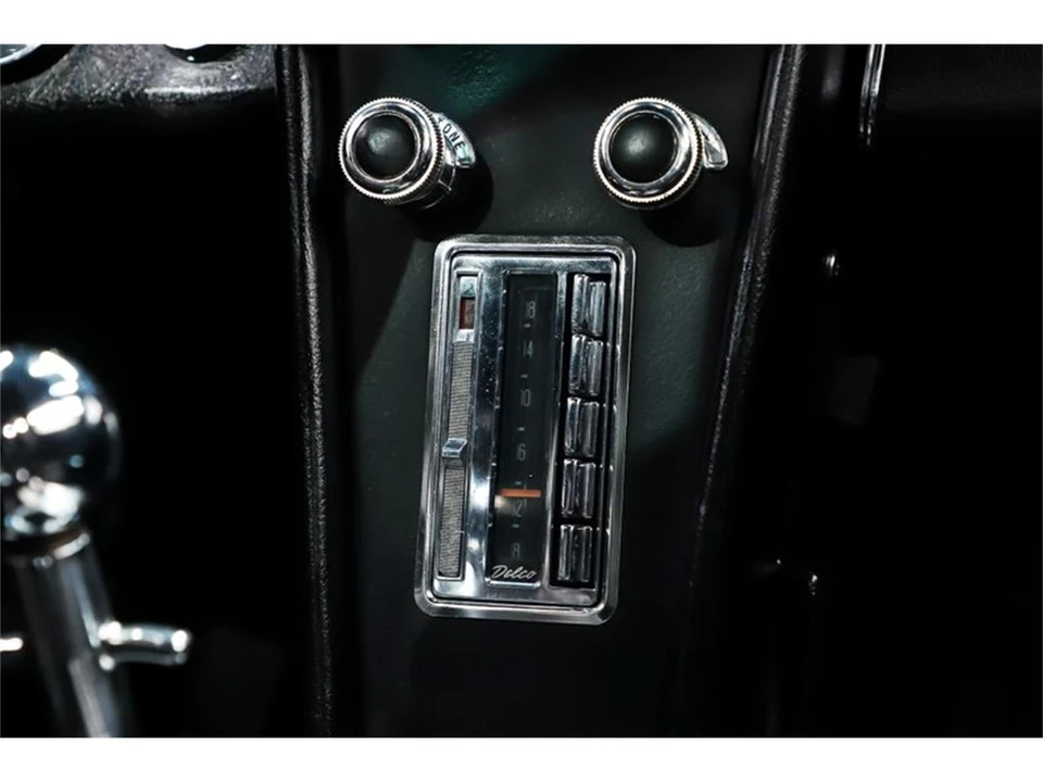 1967 Chevrolet Corvette C2 - Image 28 of 31