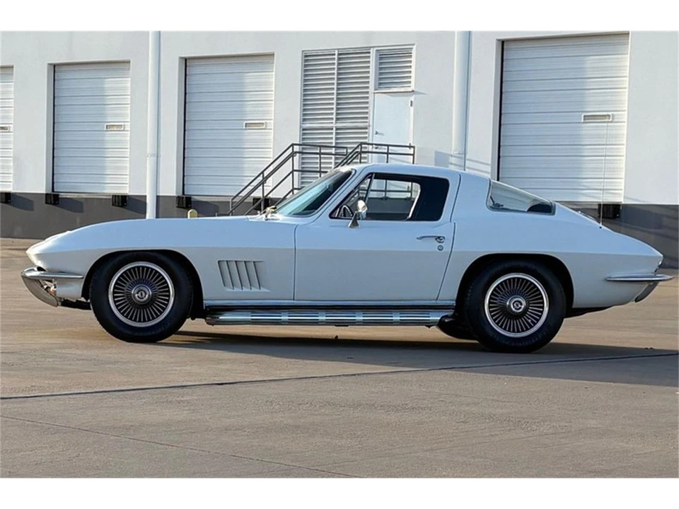 1967 Chevrolet Corvette C2 - Image 3 of 31