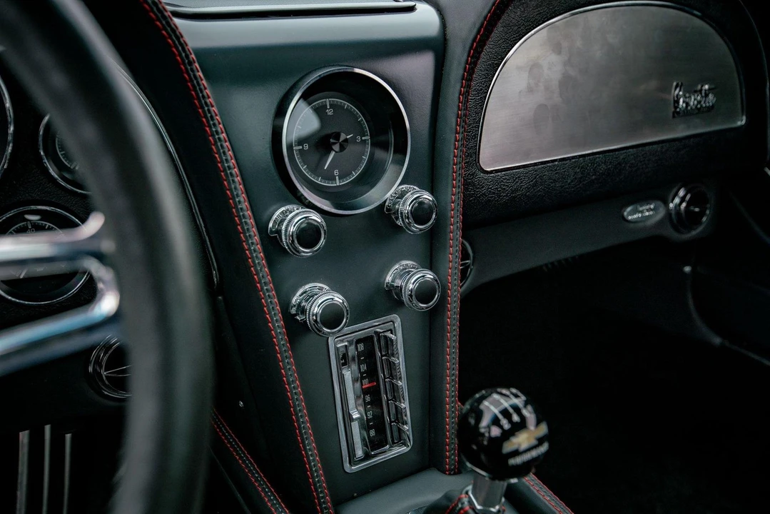 1967 Chevrolet Corvette C2 - Image 16 of 21