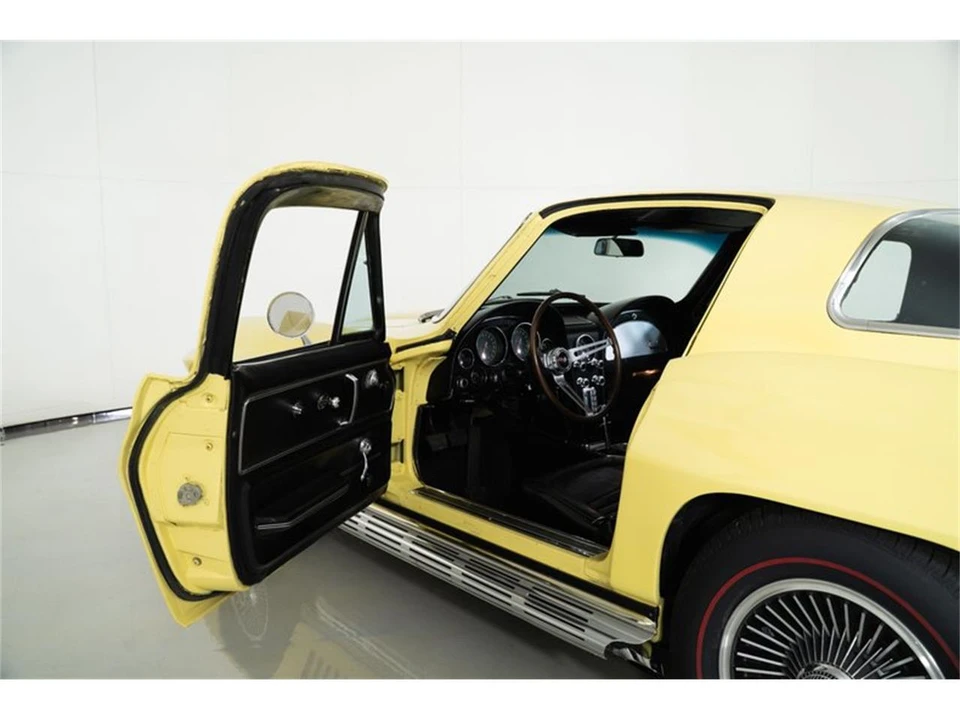 1967 Chevrolet Corvette C2 - Image 15 of 31