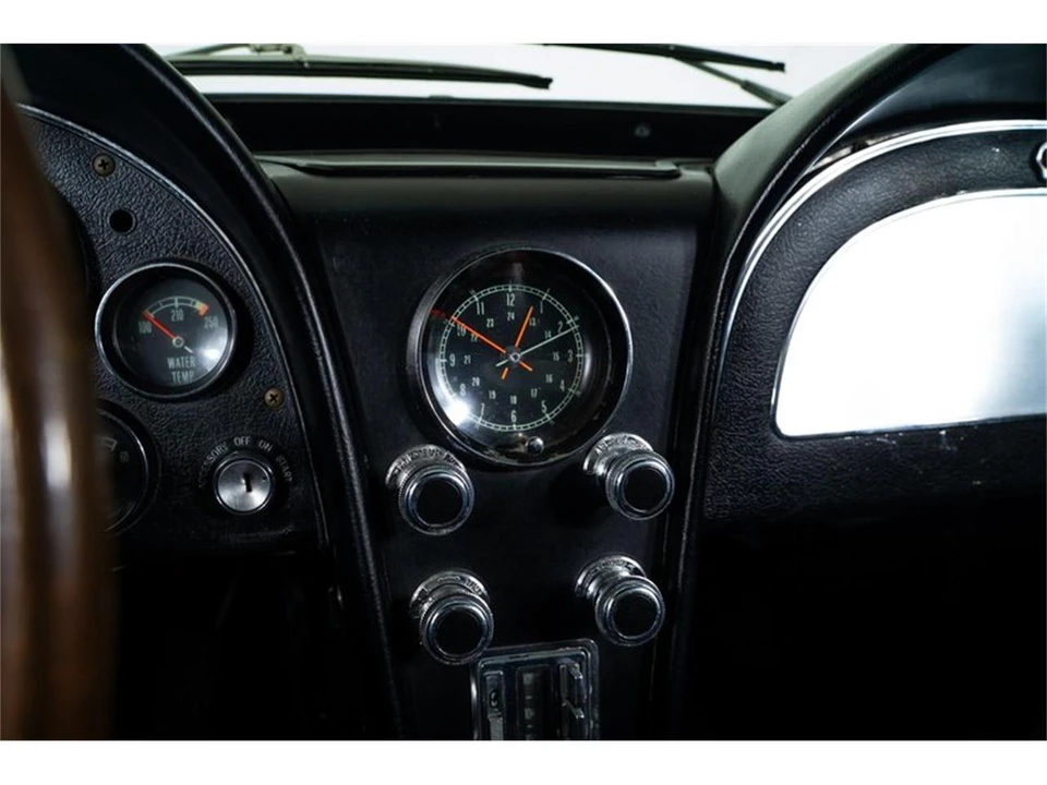 1967 Chevrolet Corvette C2 - Image 28 of 31