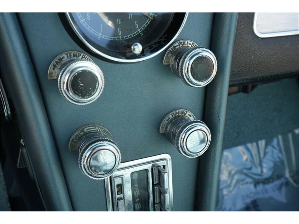 1967 Chevrolet Corvette C2 - Image 27 of 31