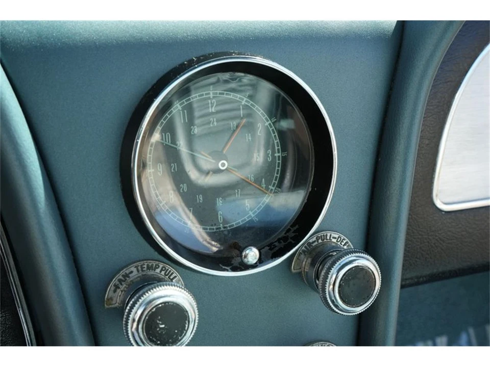 1967 Chevrolet Corvette C2 - Image 26 of 31
