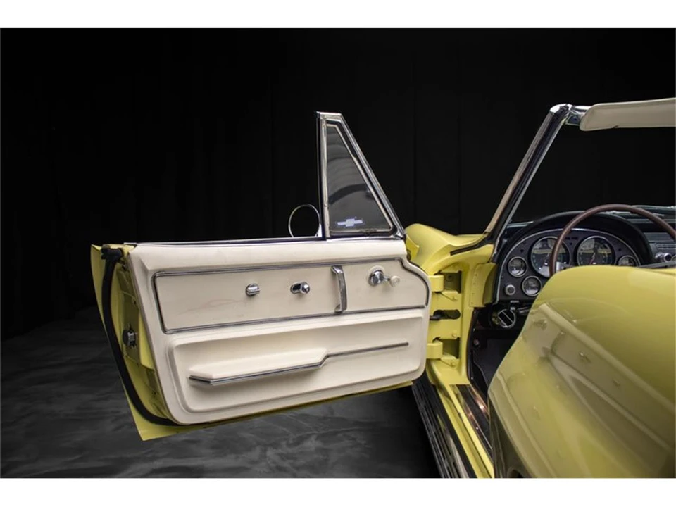 1967 Chevrolet Corvette C2 - Image 18 of 31