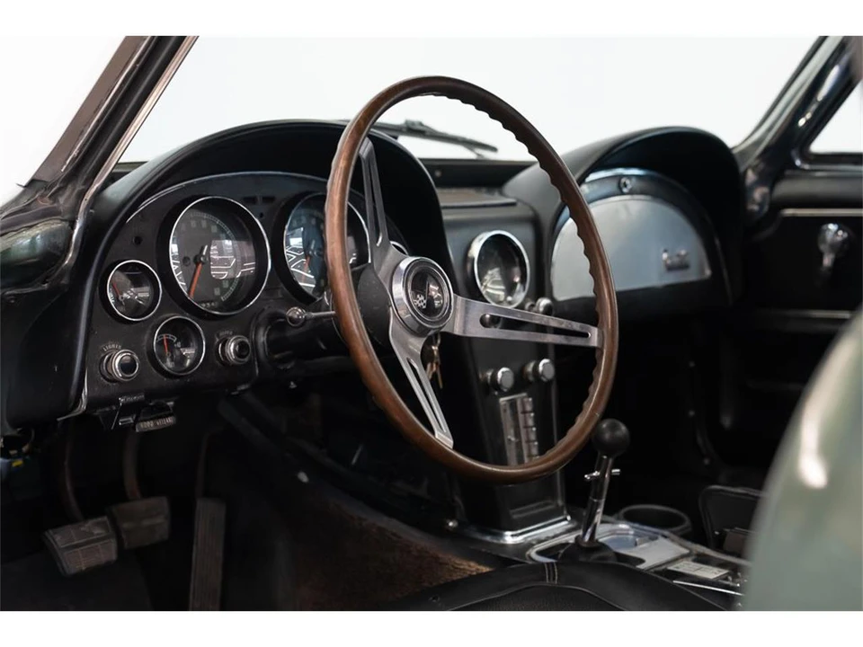 1967 Chevrolet Corvette C2 - Image 19 of 31