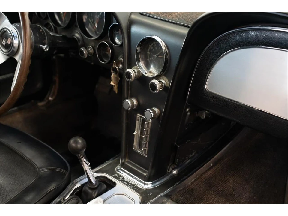 1967 Chevrolet Corvette C2 - Image 22 of 31