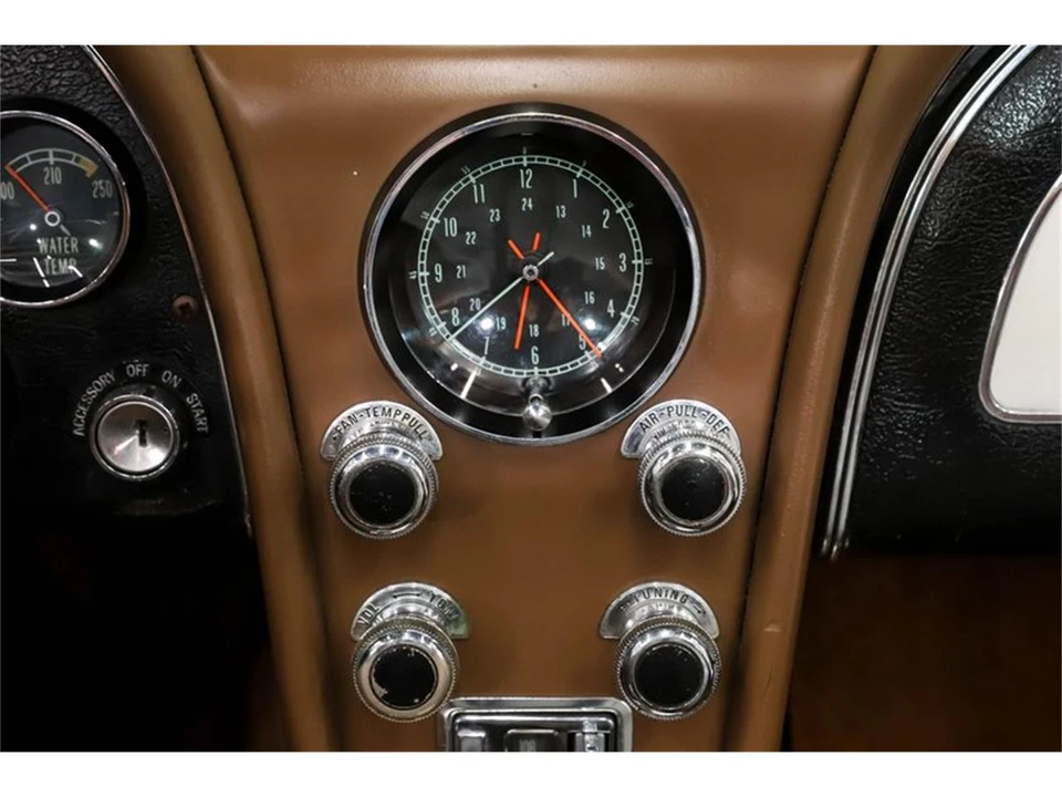 1967 Chevrolet Corvette C2 - Image 23 of 31