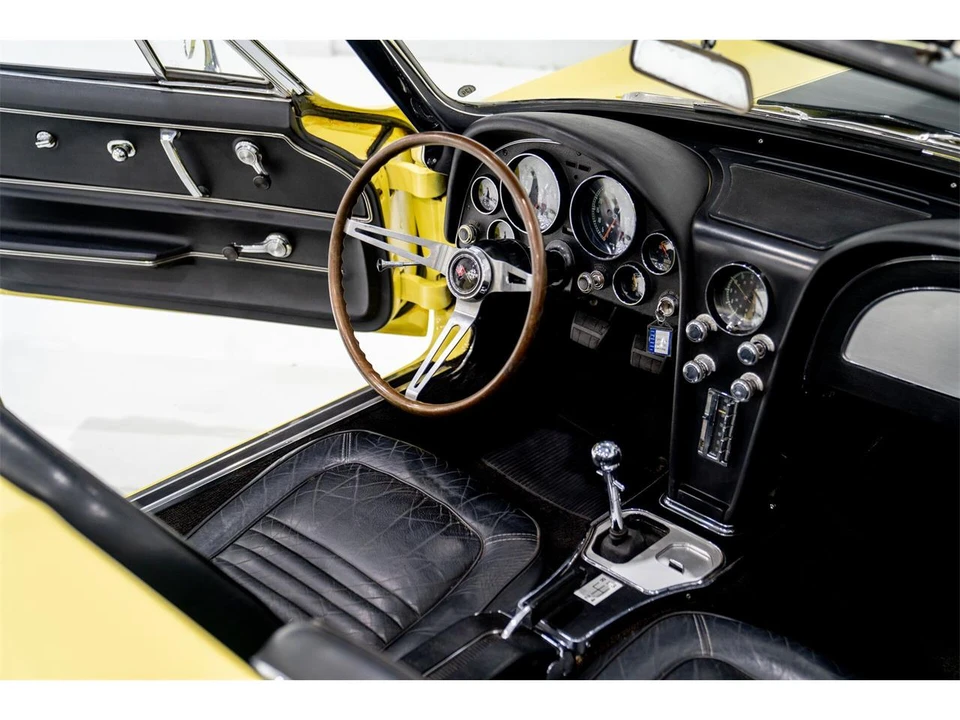 1967 Chevrolet Corvette C2 - Image 11 of 31