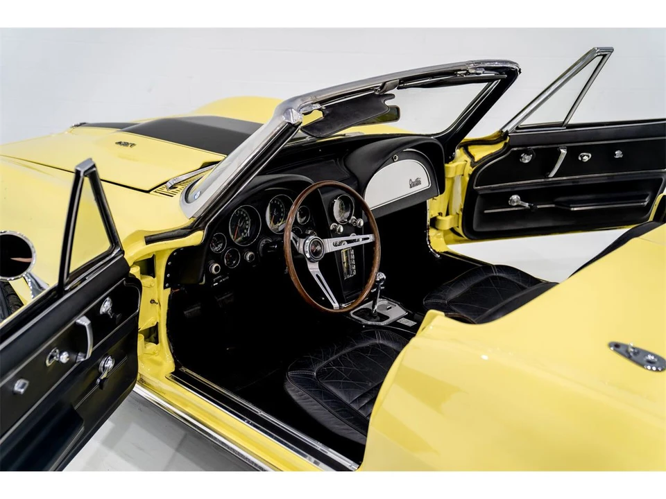 1967 Chevrolet Corvette C2 - Image 15 of 31