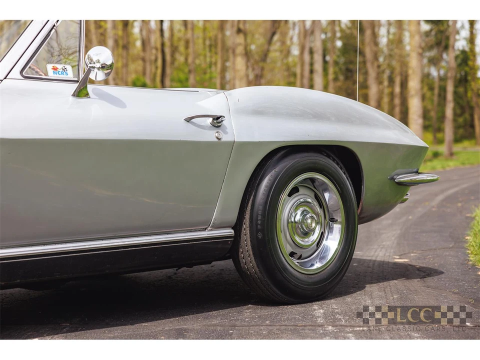 1967 Chevrolet Corvette C2 - Image 17 of 31