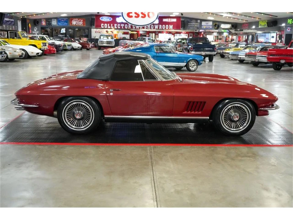 1967 Chevrolet Corvette C2 - Image 15 of 31