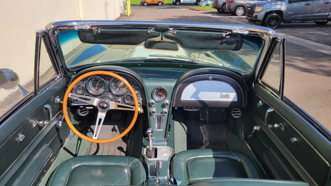 1967 Chevrolet Corvette C2 - Image 15 of 21