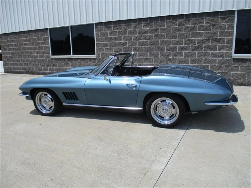 1967 Chevrolet Corvette C2 - Image 22 of 31