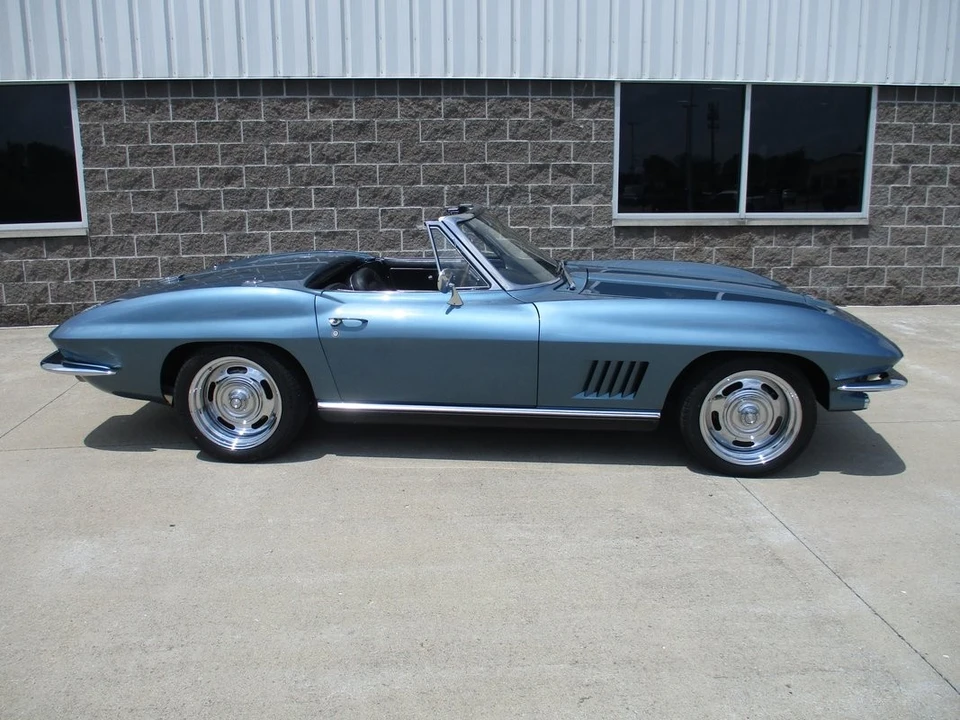 1967 Chevrolet Corvette C2 - Image 10 of 31