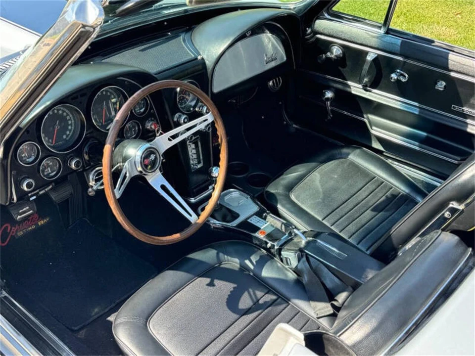1967 Chevrolet Corvette C2 - Image 19 of 31