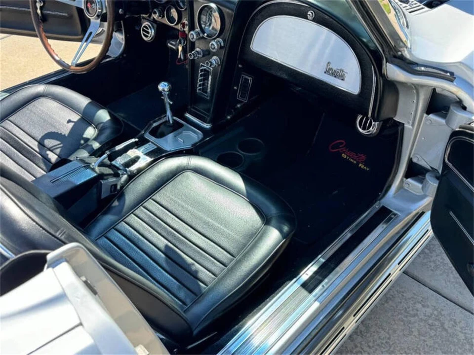 1967 Chevrolet Corvette C2 - Image 24 of 31