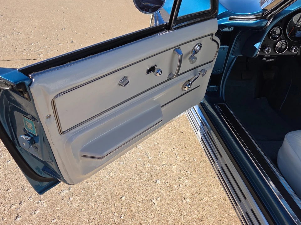 1967 Chevrolet Corvette C2 - Image 16 of 21