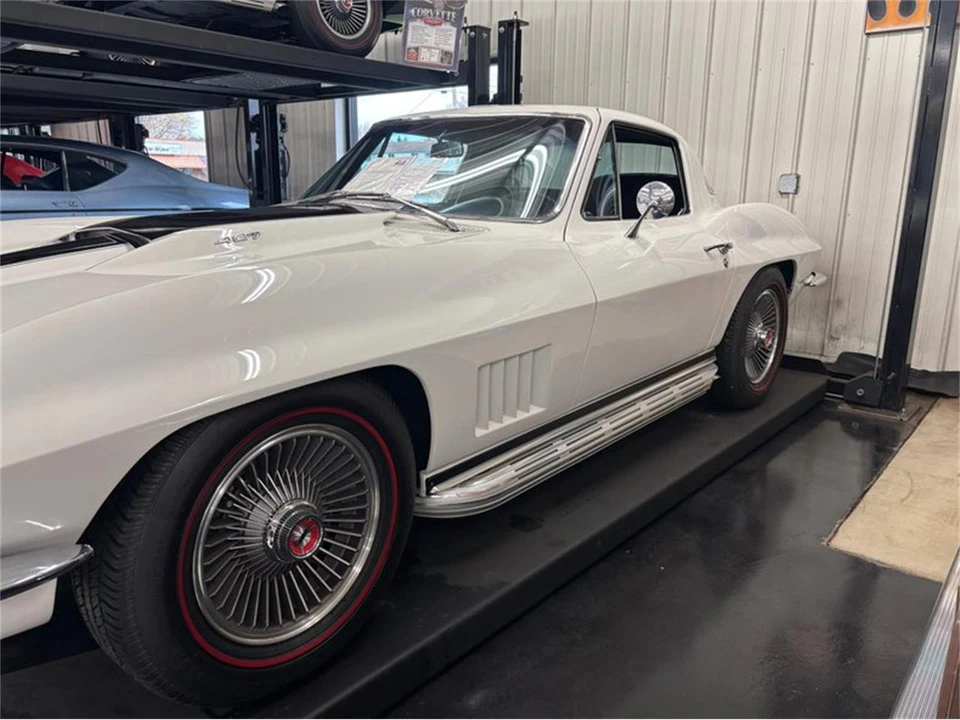 1967 Chevrolet Corvette C2 - Image 15 of 15