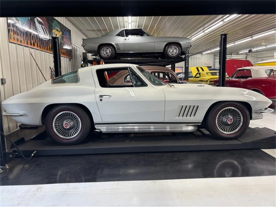 1967 Chevrolet Corvette C2 - Image 11 of 15