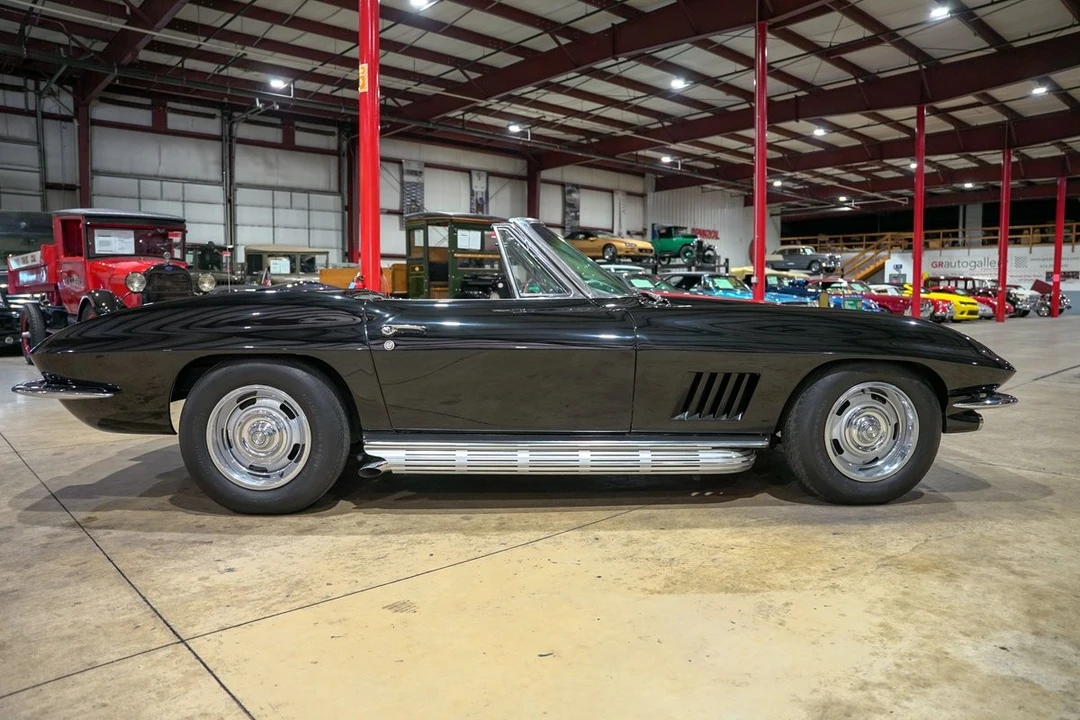 1967 Chevrolet Corvette C2 - Image 10 of 12