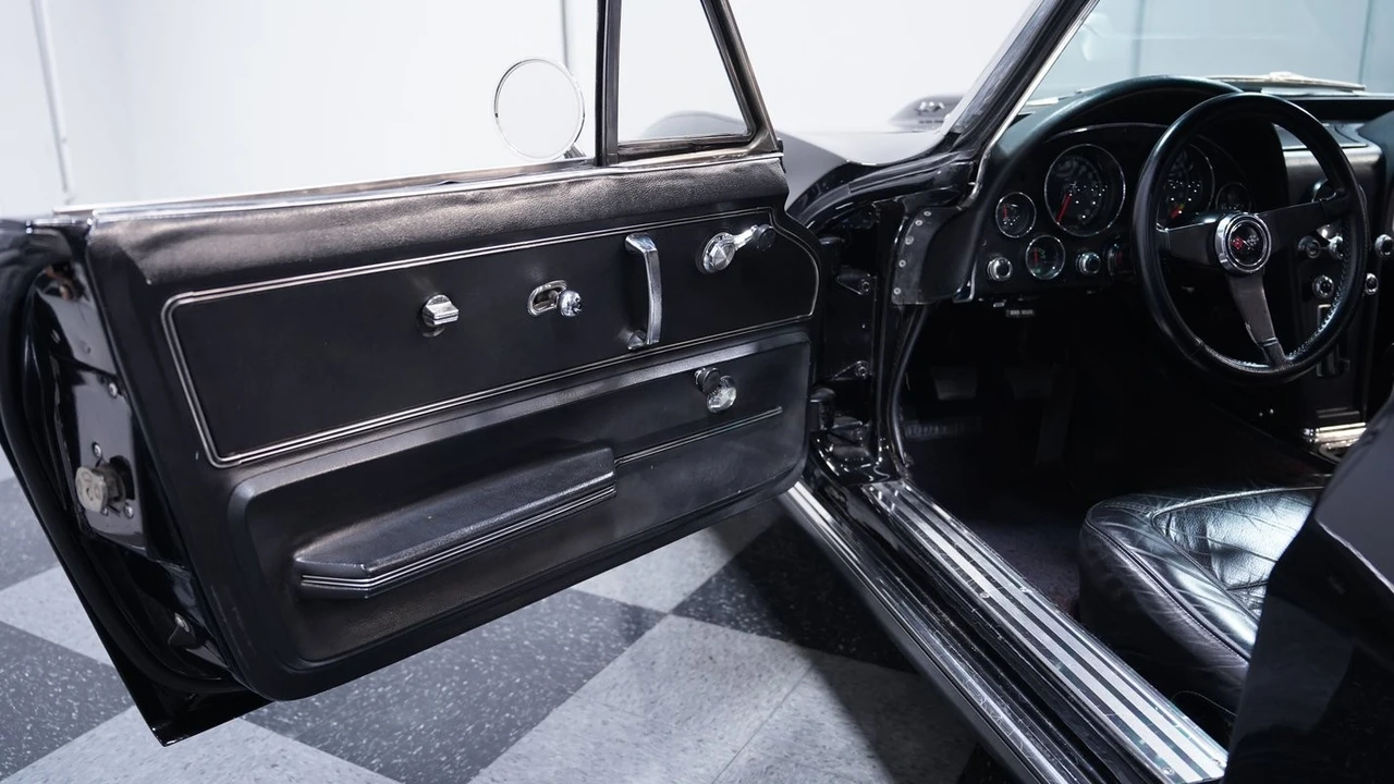 1967 Chevrolet Corvette C2 - Image 29 of 31