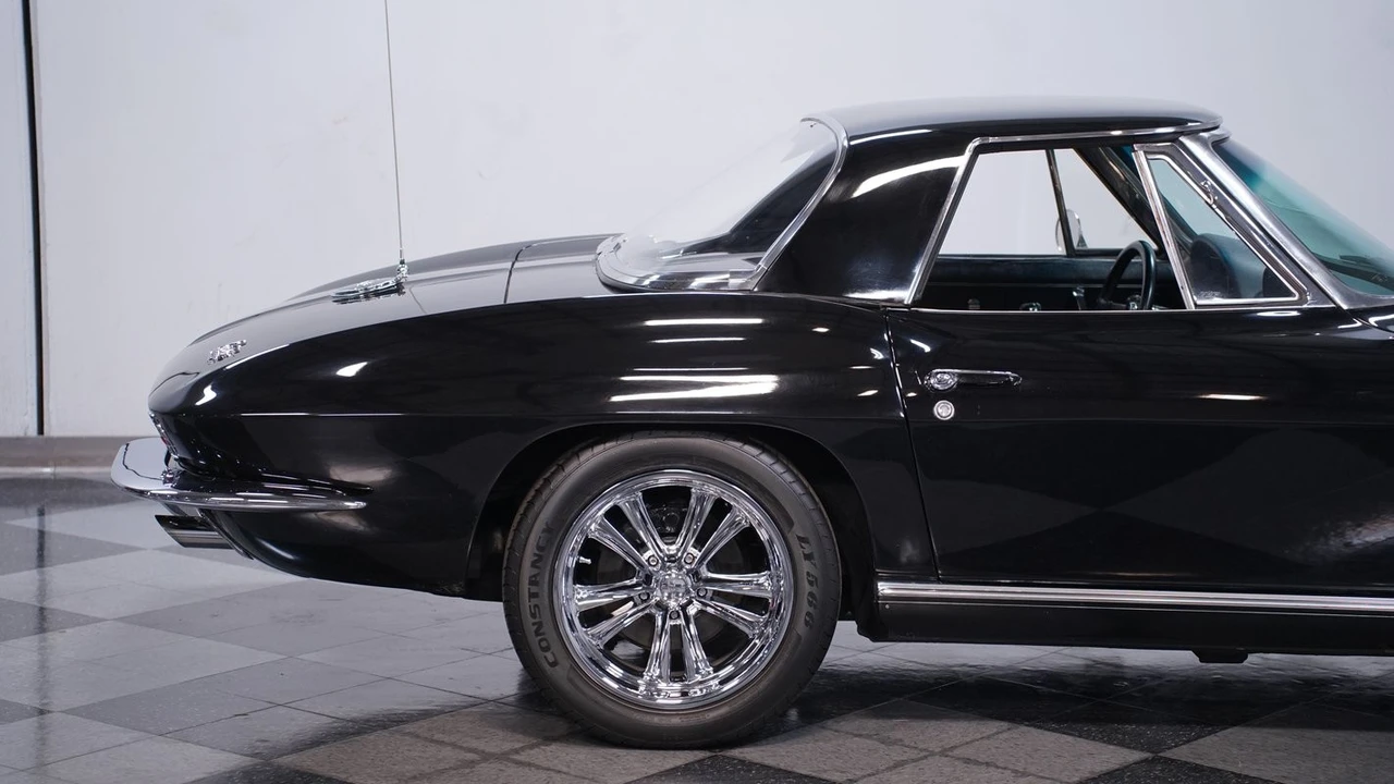 1967 Chevrolet Corvette C2 - Image 24 of 31