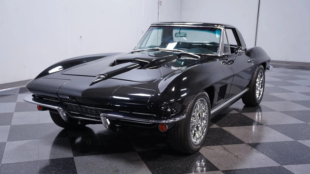 1967 Chevrolet Corvette C2 - Image 17 of 21