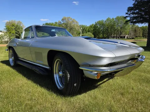 1967 Chevrolet Corvette 427 Restomod 5 Speed